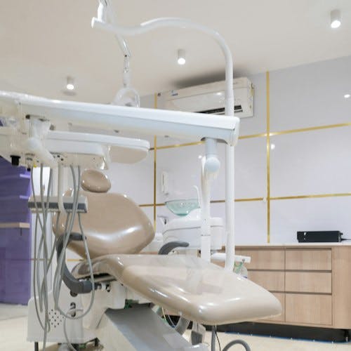 Dezy Dental Clinic In Infantry Road, Bangalore